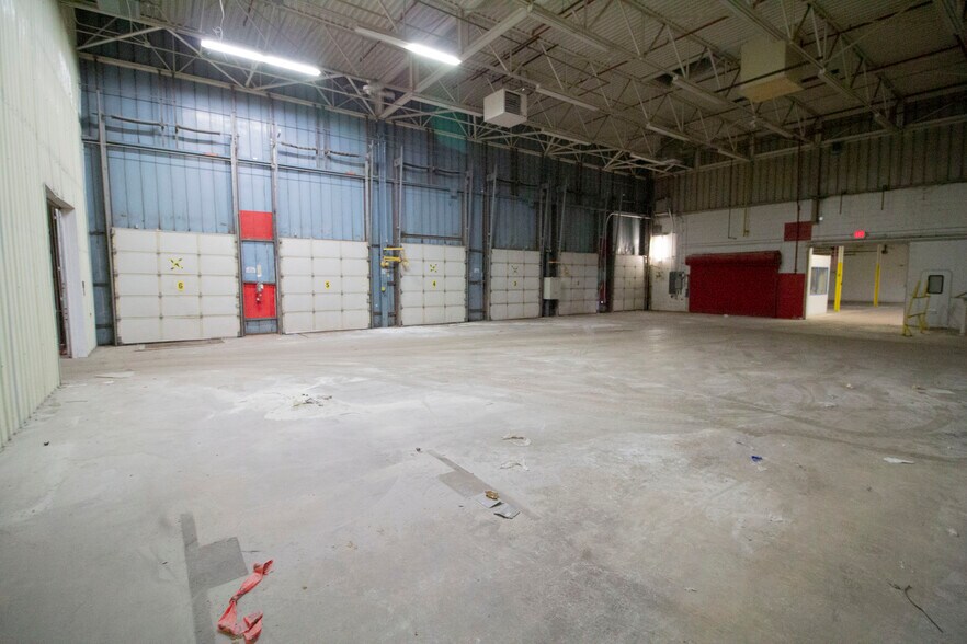 More Photos Of 126 Avenue C, Springfield Manufacturing For Sale