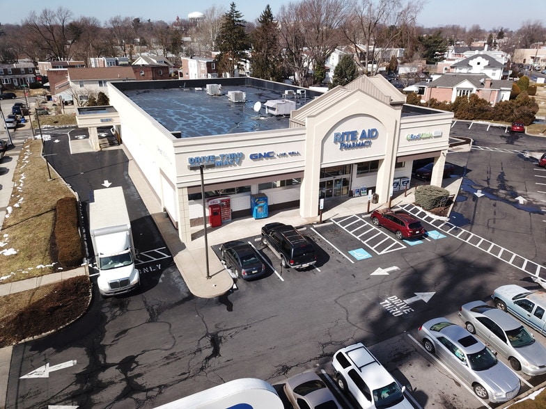 More Photos Of 7400-7432 Oxford Ave, Philadelphia Drugstore For Lease