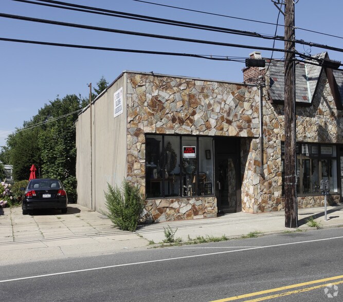 More Photos Of 900-920 Rockaway Ave, Valley Stream Storefront For Lease