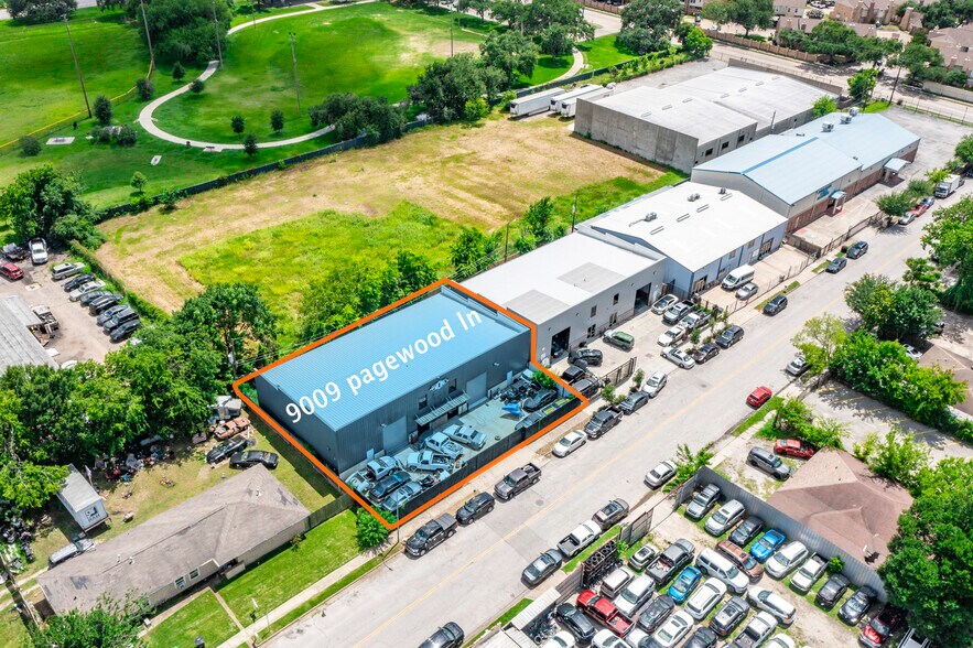 Primary Photo Of 9009 Pagewood Ln, Houston Warehouse For Sale