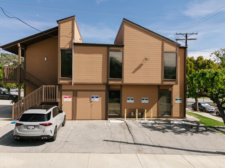 More Photos Of 2505 Canada Blvd, Glendale Office For Lease