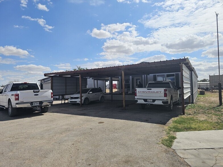 More Photos Of 11010 W Joan Dr, Odessa Warehouse For Sale