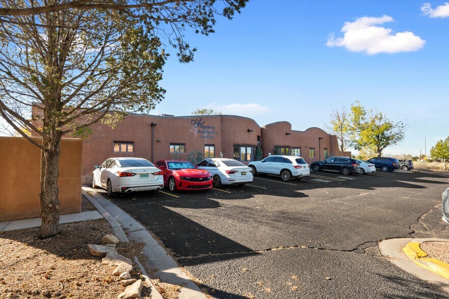 More Photos Of 546 Harkle Rd, Santa Fe Medical For Sale