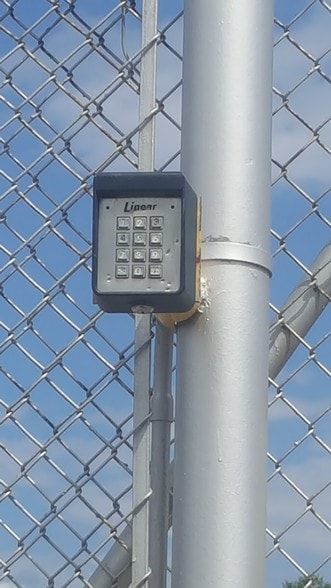 More Photos Of 9445 Inkster Rd, Taylor Truck Terminal For Sale