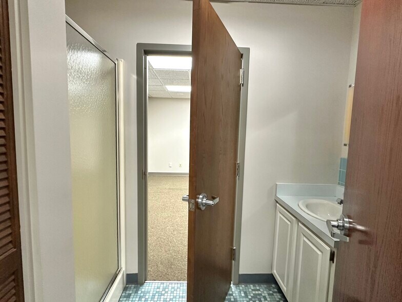 More Photos Of 55 E 86th Ave, Merrillville Office For Sale