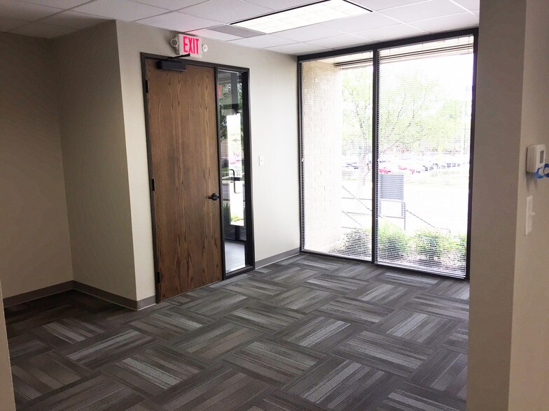 More Photos Of 431 Isom Rd, San Antonio Unknown For Lease