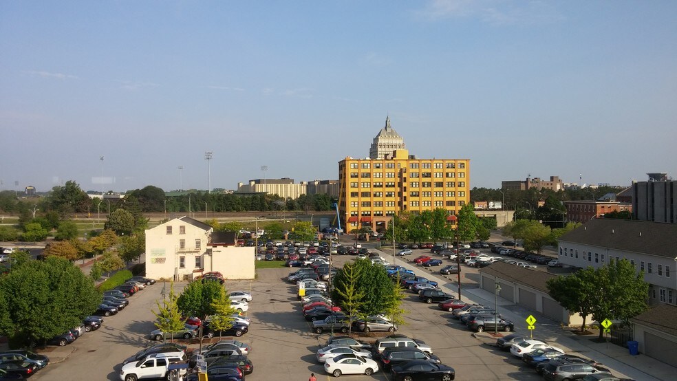 More Photos Of 130-140 W Main St, Rochester Office For Lease