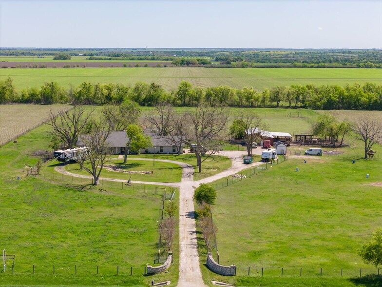 More Photos Of 11001 S State Highway 95, Taylor Land For Sale