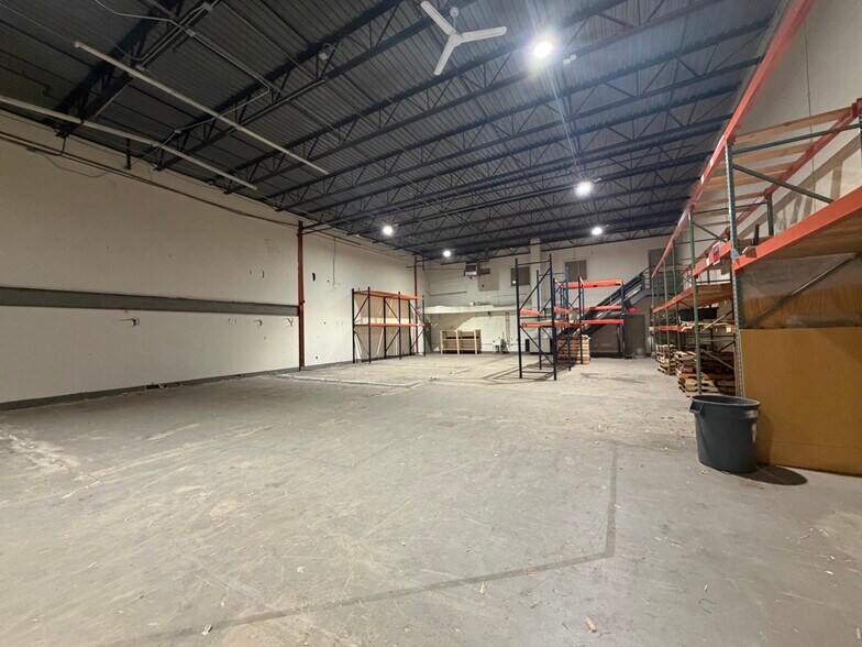 More Photos Of 239 Commercial St, Malden Research And Development For Lease