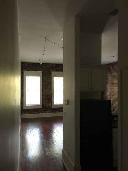 More Photos Of 128-130 N Ashley St, Valdosta General Retail For Sale