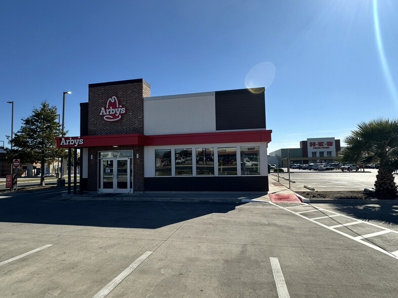 More Photos Of 6588 FM 78, San Antonio Fast Food For Lease