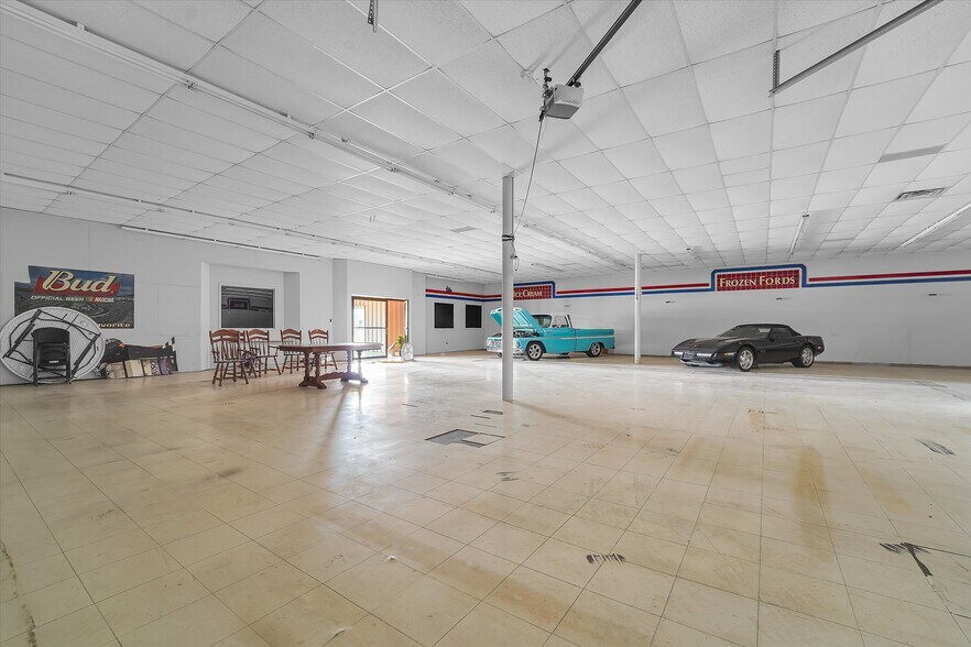 More Photos Of Highway 58, Medicine Park Supermarket For Sale