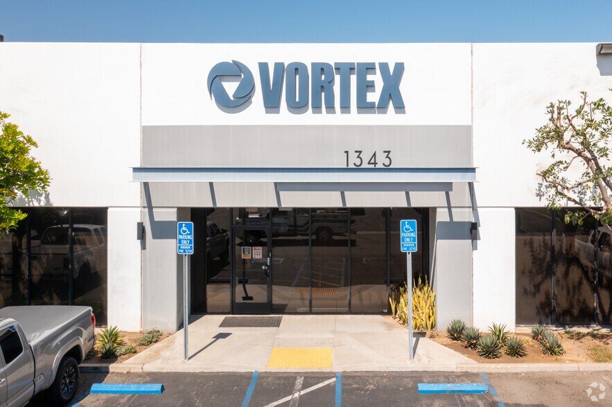 Primary Photo Of 1341-1343 N Blue Gum St, Anaheim Manufacturing For Lease