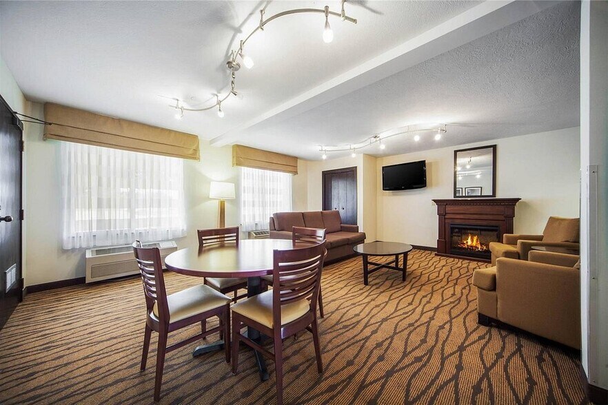 More Photos Of 303 23rd St, Columbus Hotel For Sale