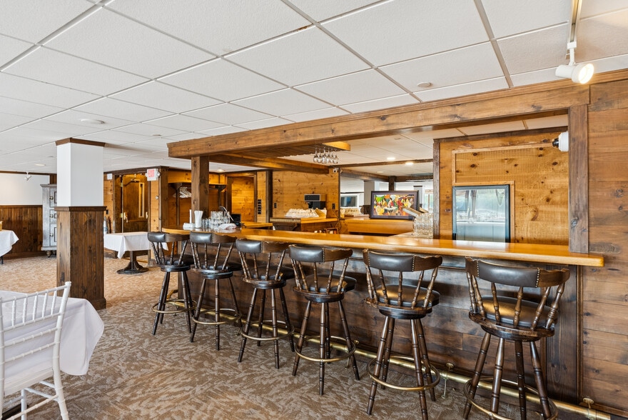 More Photos Of 161 Main St, Woolwich Restaurant For Sale