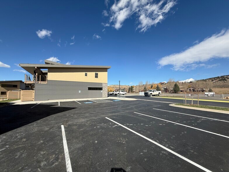 More Photos Of 205 Jasper Pl, Ridgway General Retail For Sale