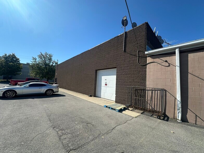 More Photos Of 2335 Union Rd, Cheektowaga Distribution For Sale