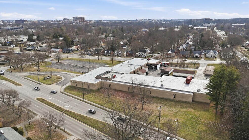 More Photos Of 1800 Harrodsburg Rd, Lexington Flex For Sale