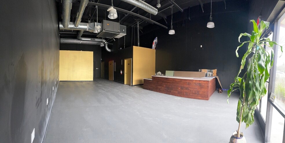 More Photos Of 12030 Bandera Rd, Helotes General Retail For Sale