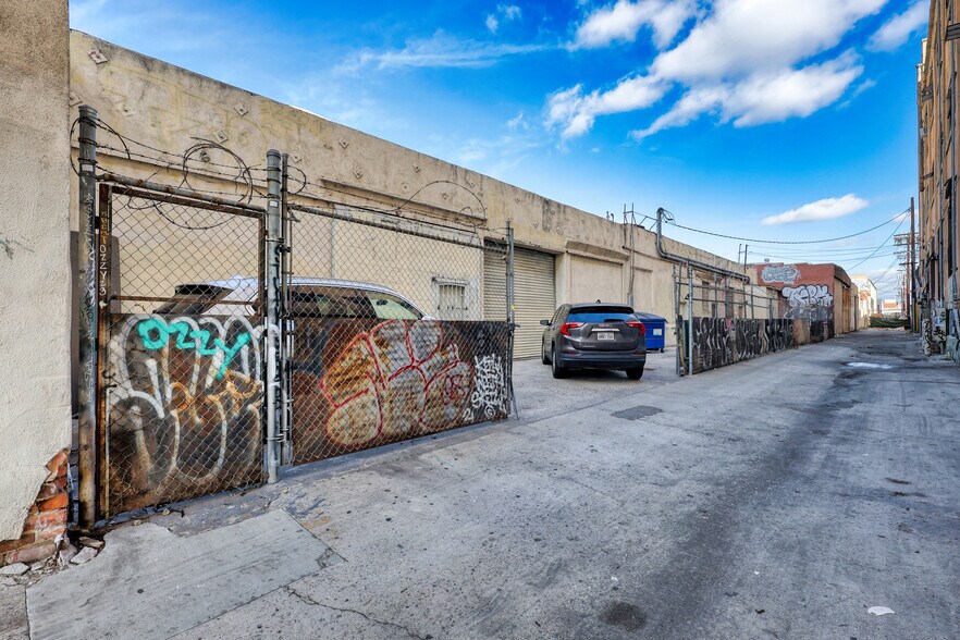 More Photos Of 784 Crocker St, Los Angeles Warehouse For Sale