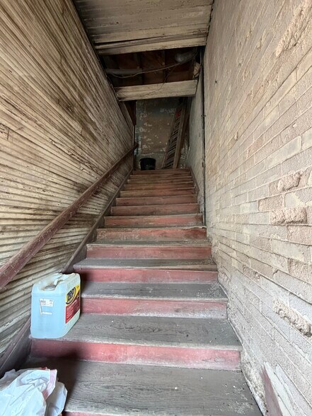 More Photos Of 100 S Main St, Yazoo City Flex For Sale