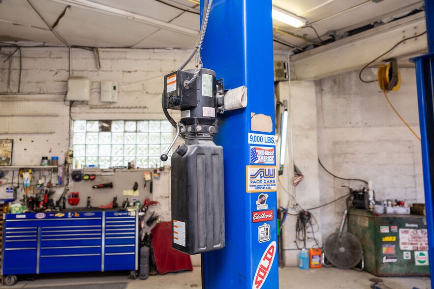 More Photos Of 8257 Frankford Ave, Philadelphia Auto Repair For Sale