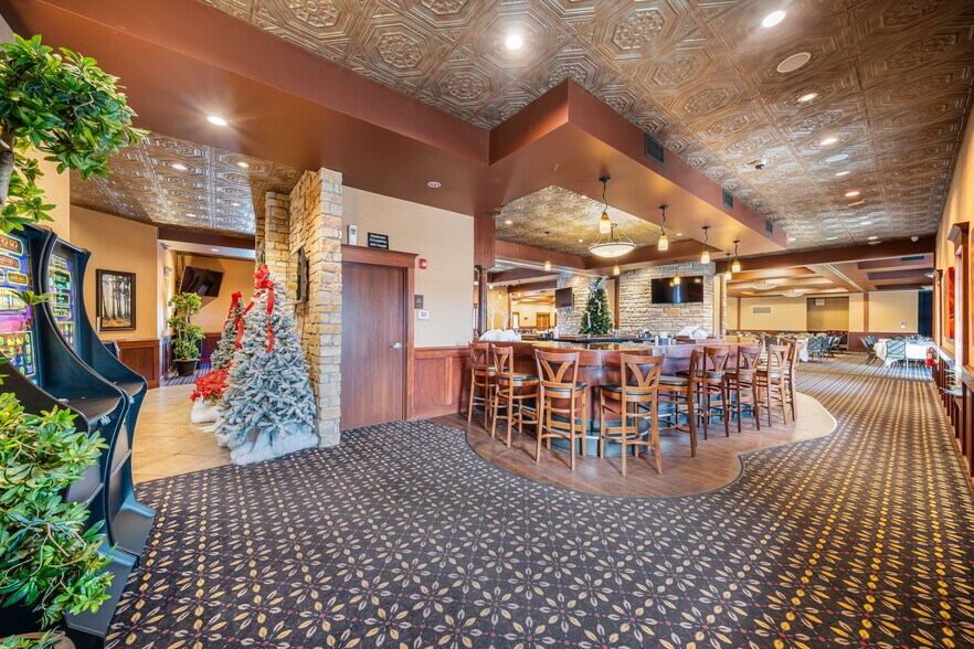 More Photos Of 3177 French Rd, De Pere Restaurant For Sale
