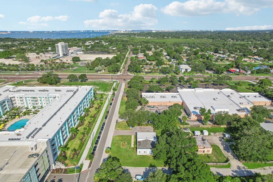 More Photos Of 3209 30th Ave S, Saint Petersburg Office For Sale