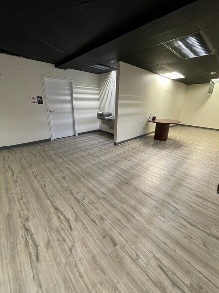 More Photos Of 4814-4818 Mcknight Rd, Pittsburgh Freestanding For Lease