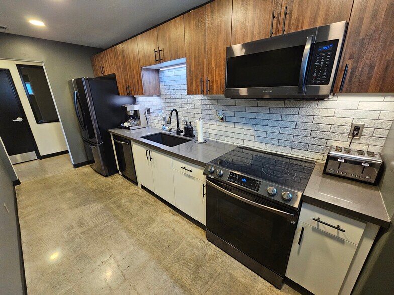 More Photos Of 1220 Industrial Ave, Escondido Warehouse For Sale