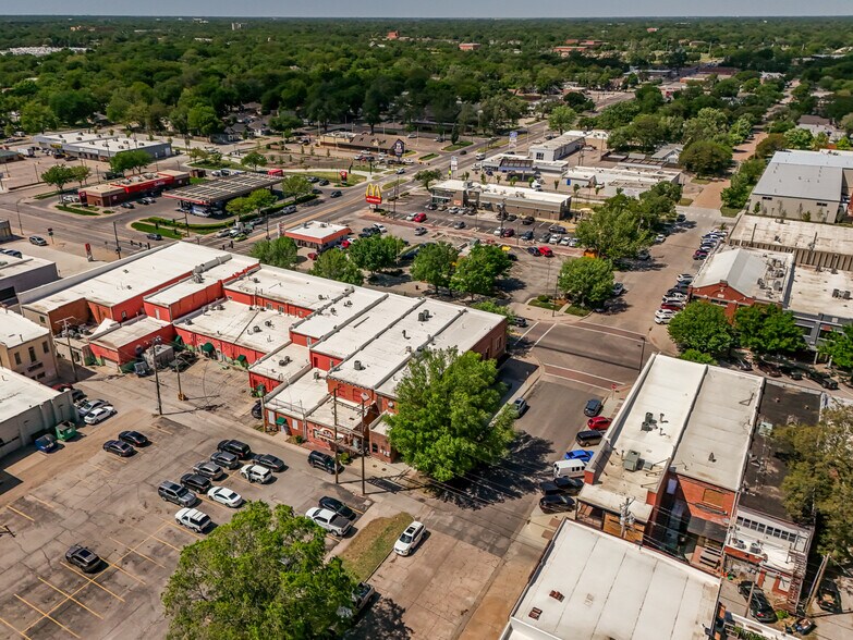 More Photos Of 1001 W Douglas Ave, Wichita Storefront For Sale