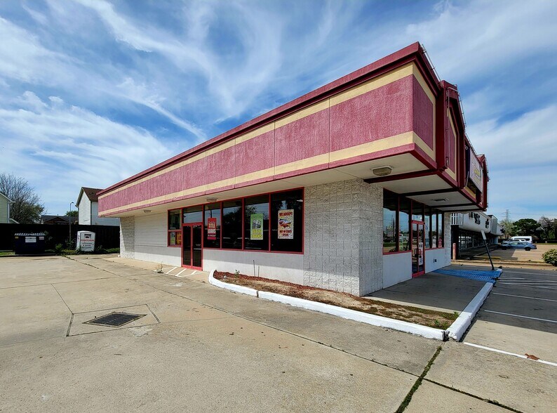 More Photos Of 12011 Bammel North Houston Rd, Houston Freestanding For Lease