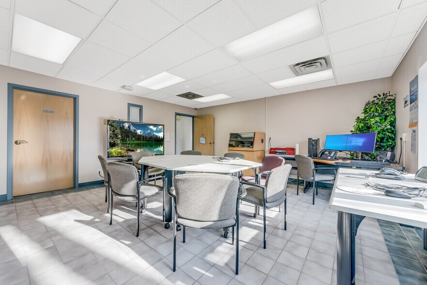 More Photos Of 224 Spruce St, Morgantown Office For Sale