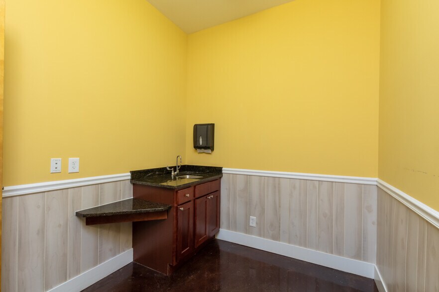 More Photos Of 100 S Greentree Ln, Foley Medical For Sale
