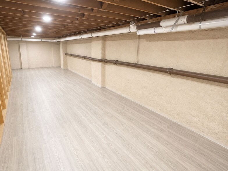 More Photos Of 1018-1020 Broadway, Woodmere Storefront Retail Residential For Lease