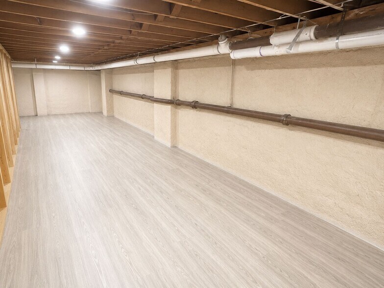 More Photos Of 1018-1020 Broadway, Woodmere Storefront Retail Residential For Lease