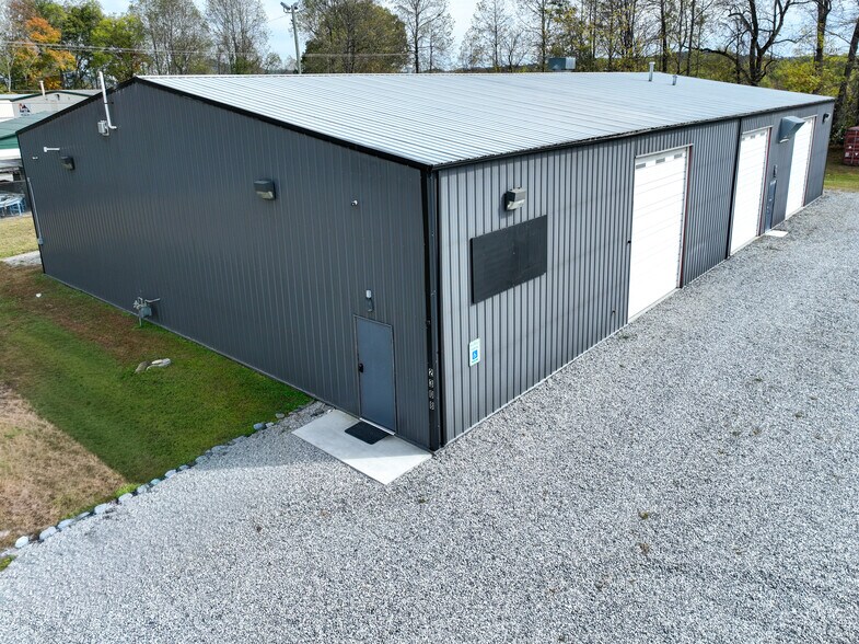 More Photos Of 2308 Icenhour Ct, Lenoir Industrial For Lease