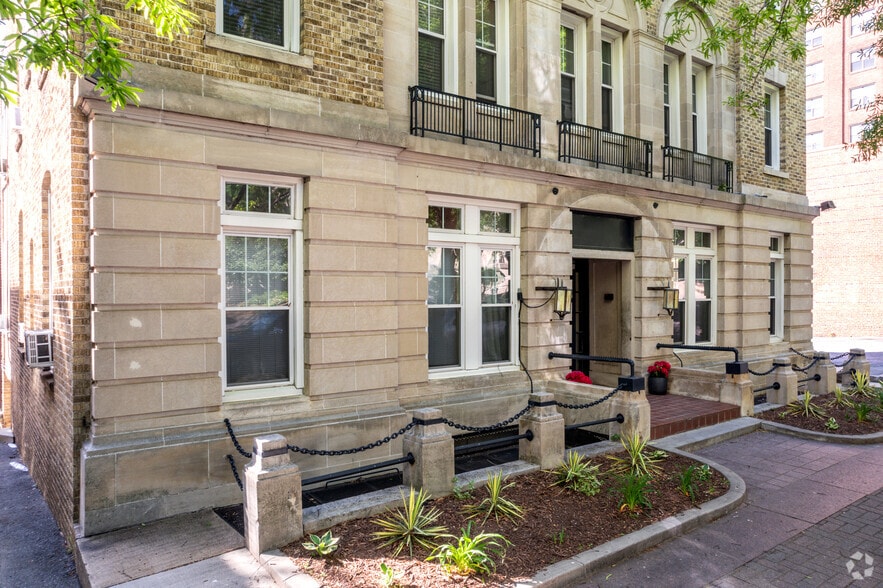 More Photos Of 508 N Tryon St N, Charlotte Apartments For Sale