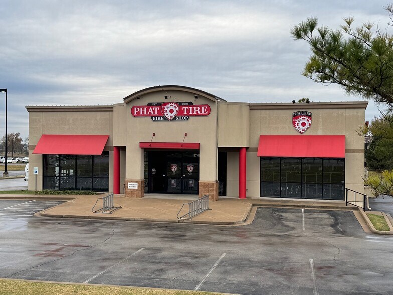 More Photos Of 9708 S Riverside Dr, Tulsa General Retail For Sale