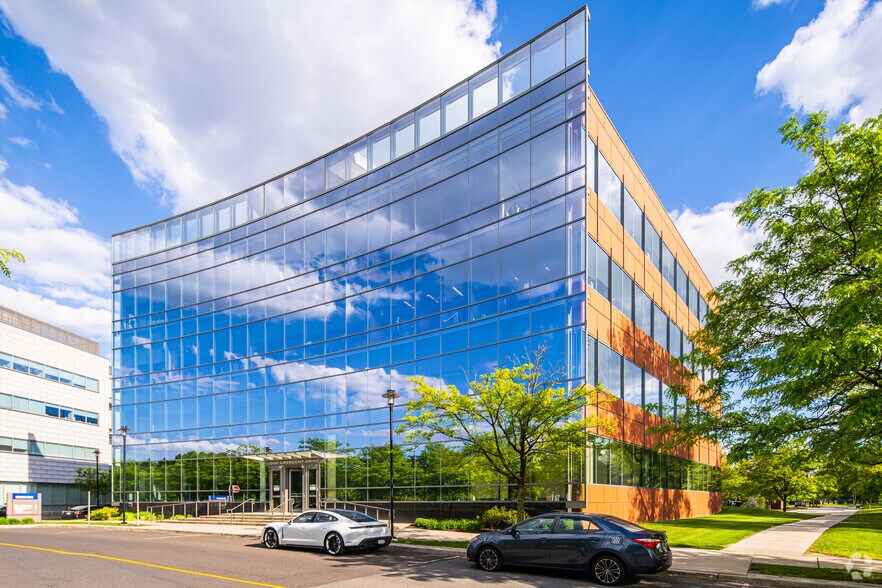 More Photos Of 1 Crescent Dr, Philadelphia Office For Lease