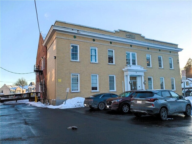 More Photos Of 1-5 Clayton Ave, Cortland Office For Lease