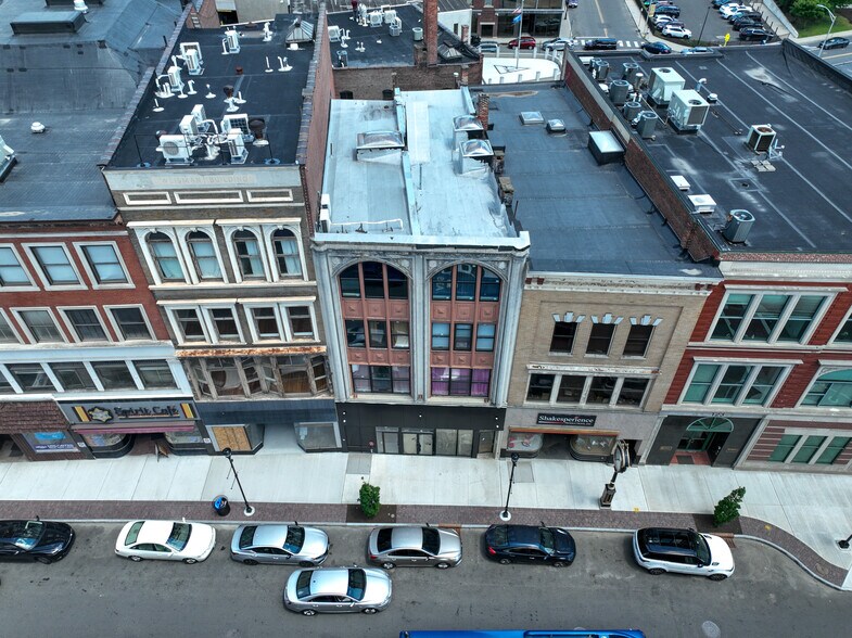More Photos Of 111 Bank St, Waterbury Apartments For Sale