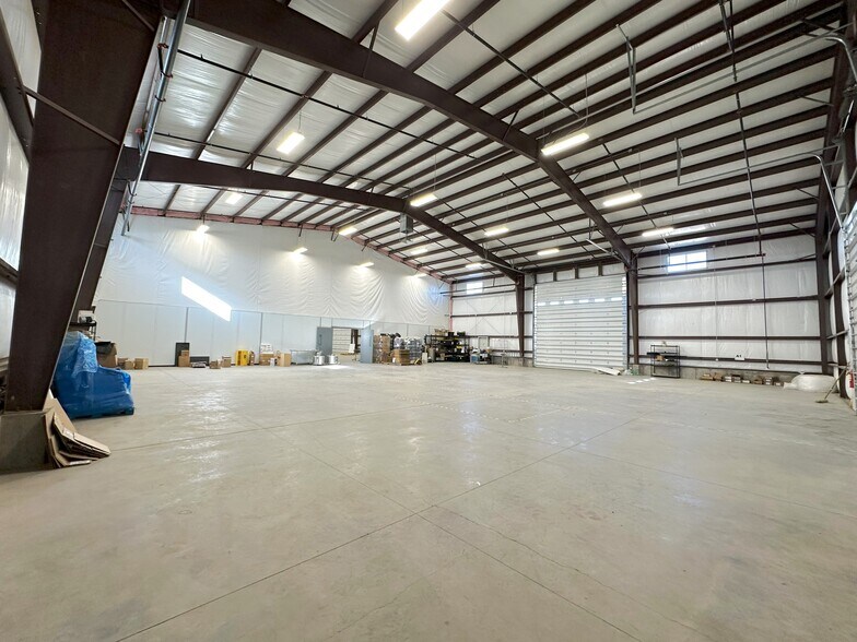 More Photos Of 18668 B50 Rd, Delta Distribution For Lease