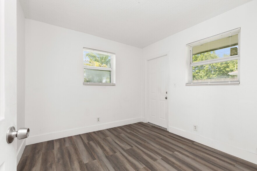 More Photos Of 5521 SW 34th St, Pembroke Park Multifamily For Sale