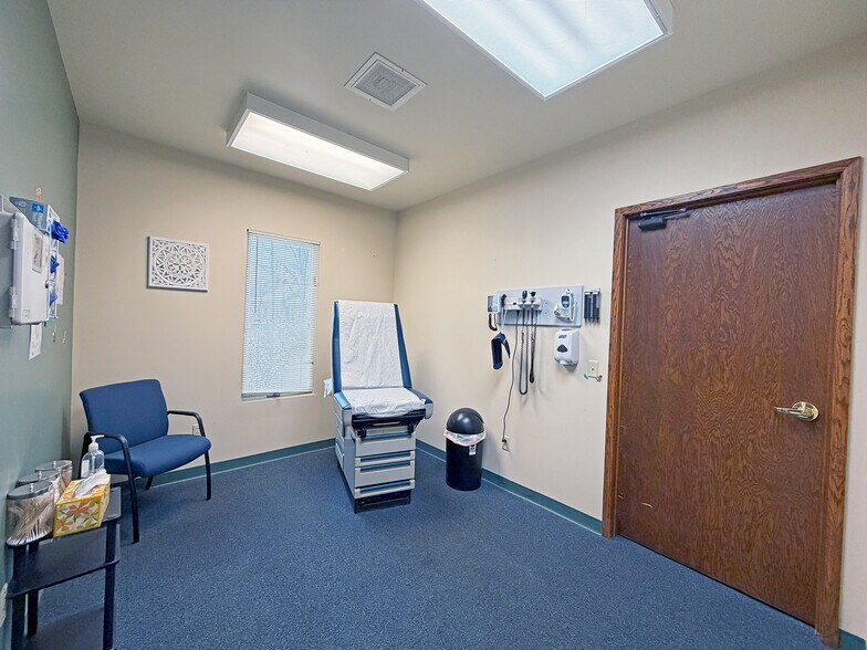 More Photos Of 211 Madison Ave, Wood River Office For Sale