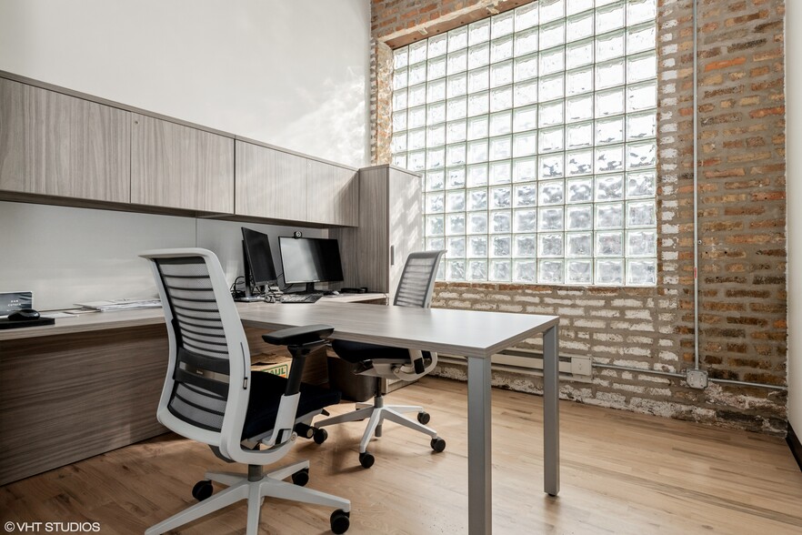 More Photos Of 1732-1734 W Hubbard St, Chicago Loft Creative Space For Lease
