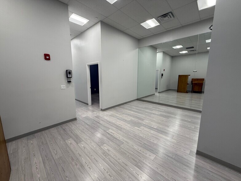 More Photos Of 1415 2nd St, Sarasota Apartments For Lease