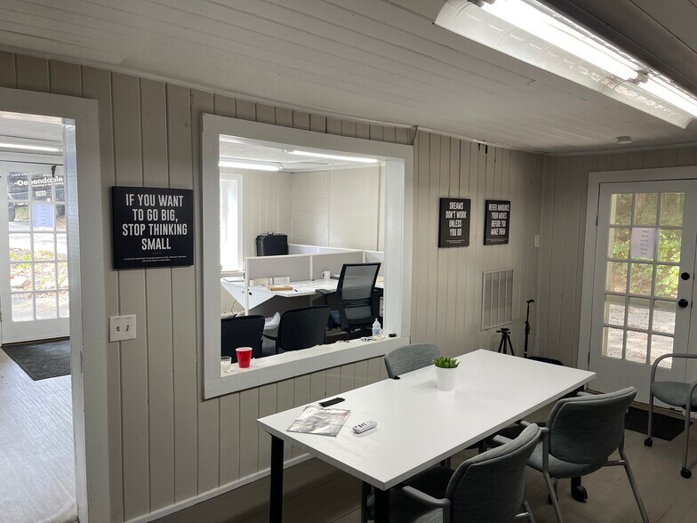 More Photos Of 216 E Memorial Dr, Dallas Storefront Retail Office For Sale