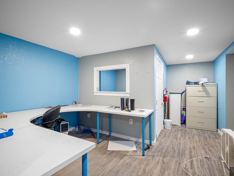 More Photos Of 16299 Cortez Blvd, Brooksville Industrial For Sale