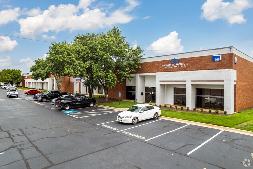 More Photos Of 1395 S Marietta Pky SE, Marietta Unknown For Lease